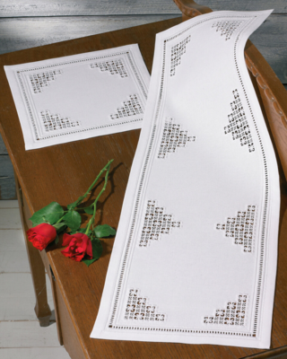 Kirjontapakkaus Hardanger 29 x 82 cm
