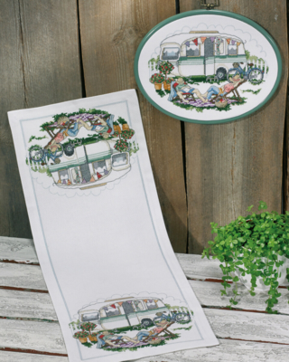 Kirjontapaketti Campingelämä 24 x 62 cm