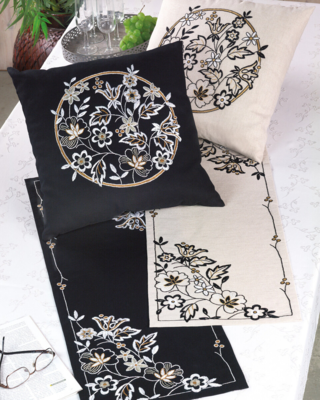 Kirjontapaketti Valkoinen kirjonta mustalla 31 x 85 cm