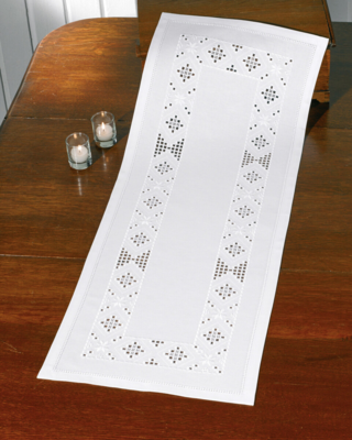 Kirjontapaketti Hardanger valkoinen 39 x 102 cm