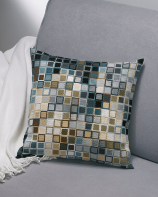 Kirjontapaketti Pikseliruusut 38 x 38 cm