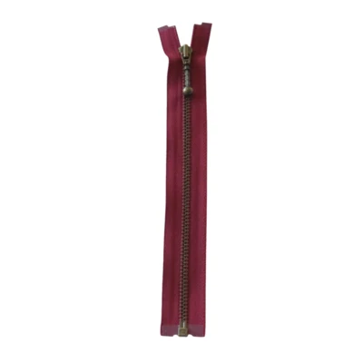 YKK Avattava Metallivetoketju 4 mm (25-65 cm) 527 Bordeaux, Antiikkimessinki