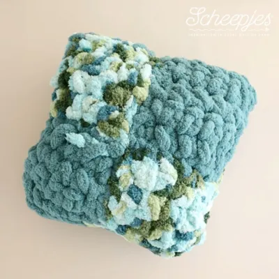 13513 Virkattu Colour Block Cushion by Scheepjes Design