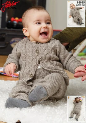 91925 Vauvan neuletakki ja housut