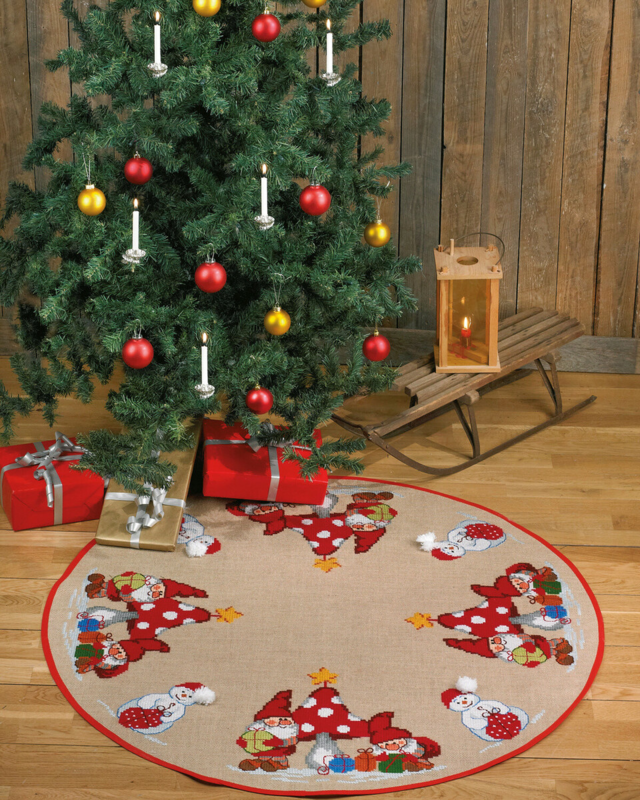 Kirjontapaketti Kärpässienet ja tontut Ø 116 cm