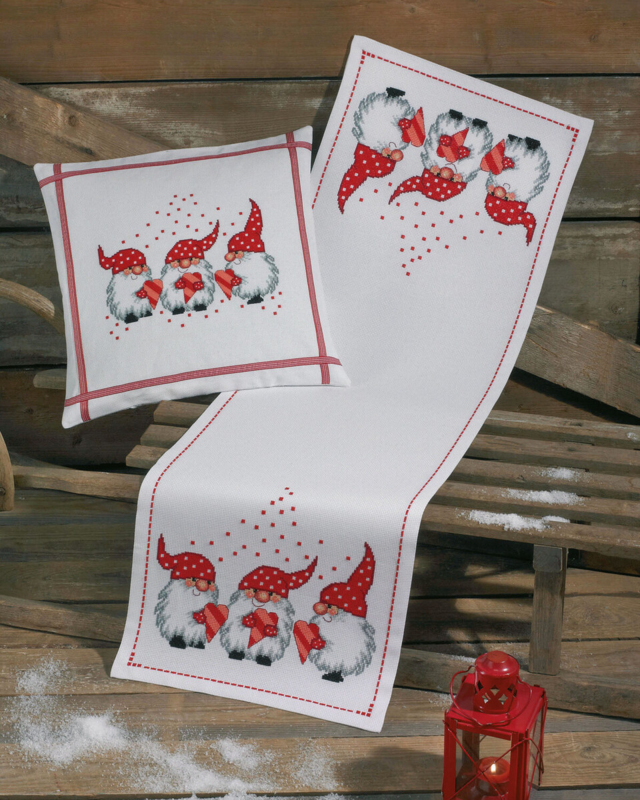 Kirjontasarja 3 tonttua 36 x 108 cm