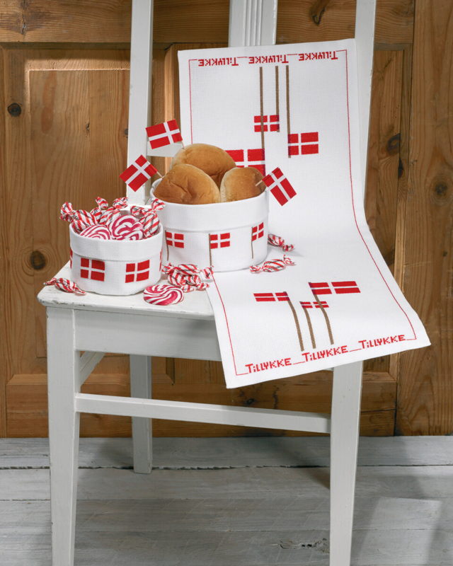 Kirjontapaketti Onnittelukaitaliina DK 25 x 64 cm