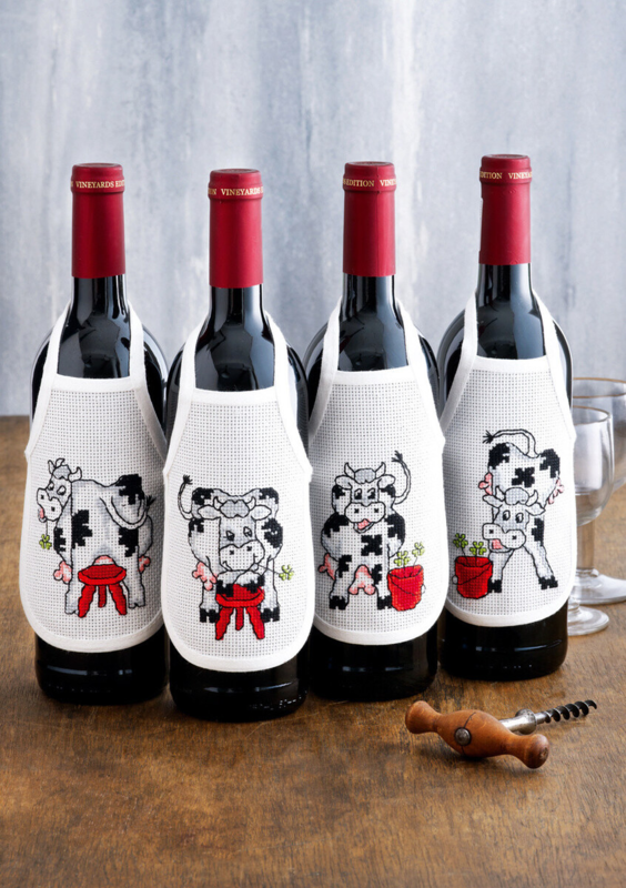 Kirjontapaketti Lehmä, jakkara ja ämpäri 10 x 15 cm