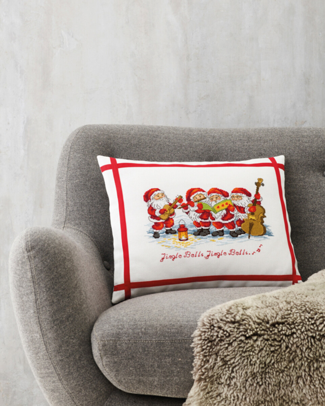 Kirjontasarja Tonttuorkesteri 45 x 35 cm