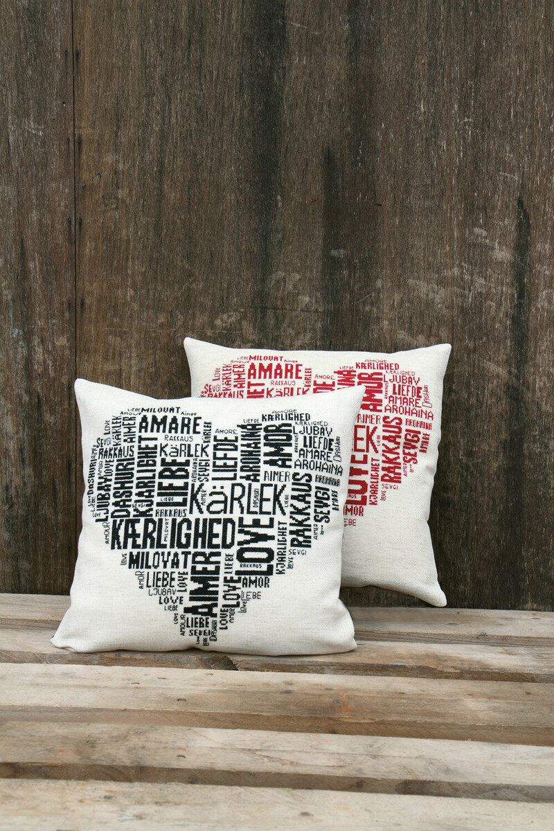 Kirjontapaketti Love musta 39 x 39 cm