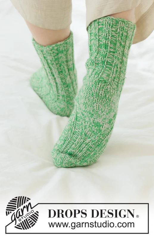 50-25 Speckled Moss Socks by DROPS Design