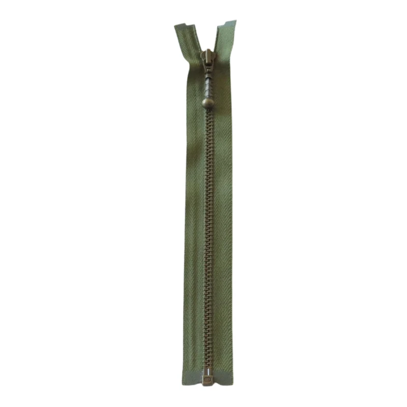 YKK Avattava Metallivetoketju 4 mm (25-65 cm) 566 Armeijanvihreä, Antiikkimessinki