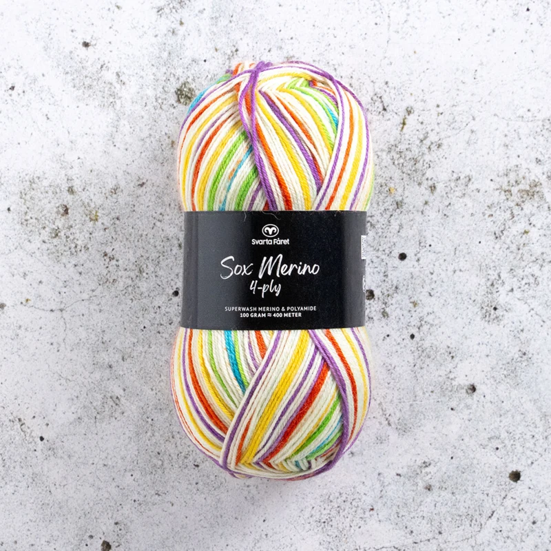 Svarta Fåret Sox Merino 4 ply 24 Värikarttakirja