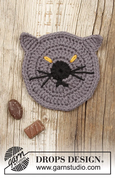 Extra 0-1388 Lucifurr by DROPS Design — kissanmuotoinen pöytätabletti — 2