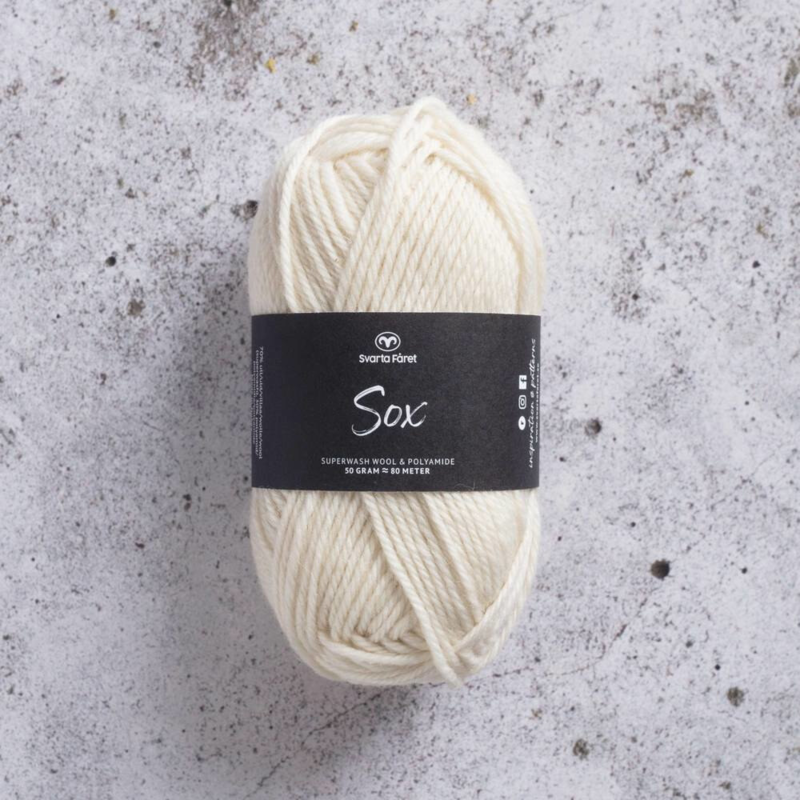 Svarta Fåret Sox 50 g 205 Luonnollinen valkoinen