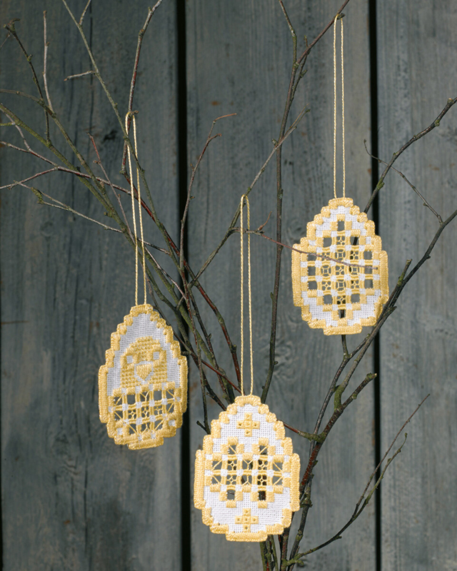 Kirjontasarja Pääsiäismuna Hardanger 3 kpl 6 x 8,5 cm