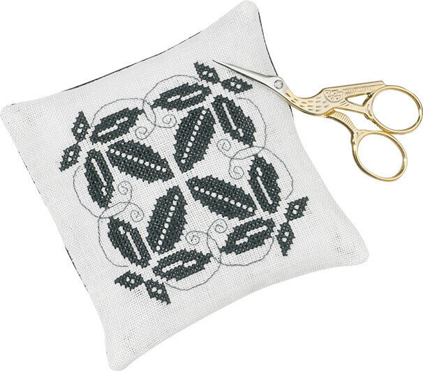 Kirjontapaketti Neulatyyny, lehdet 11 x 11 cm