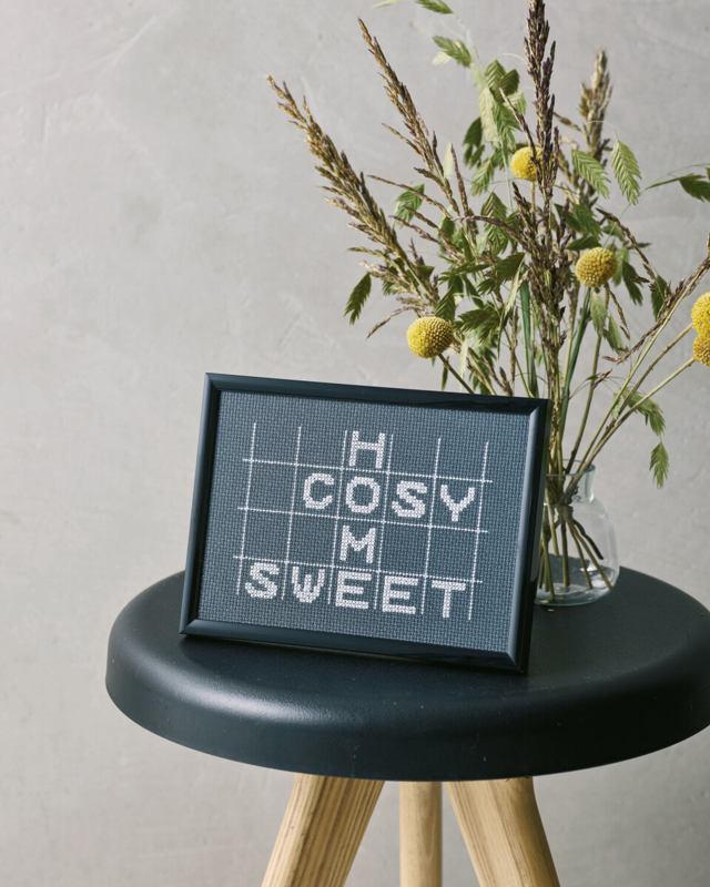 Kirjontasarja Kotoisa suloinen koti 18x13 cm