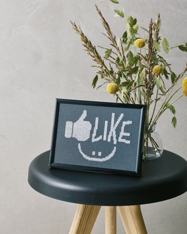 Kirjontapakkaus Like!! 18 x 13 cm