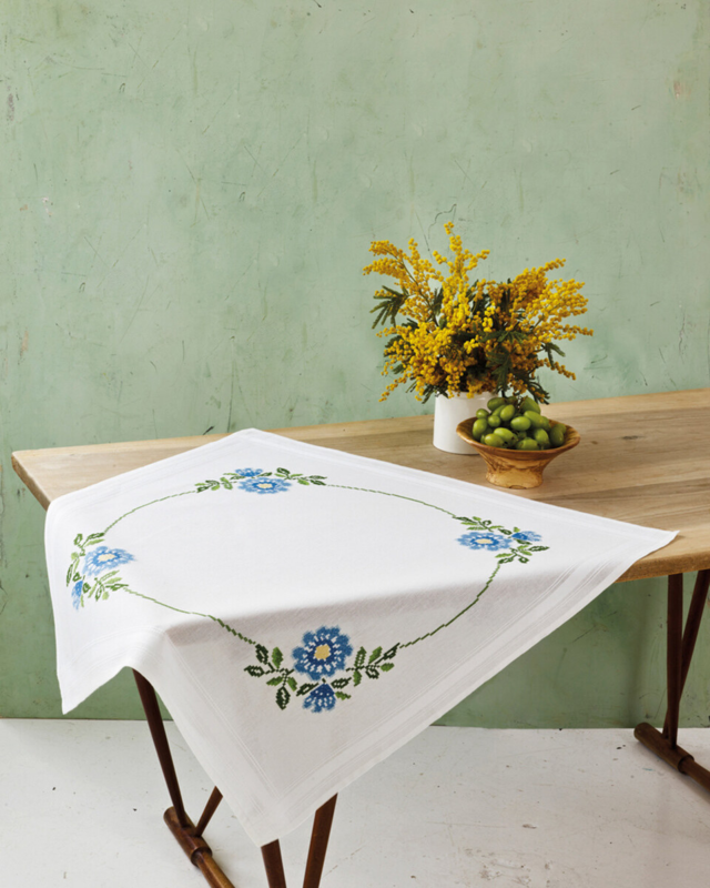 Kirjontasarja Kukat ristipistolla 80 x 80 cm