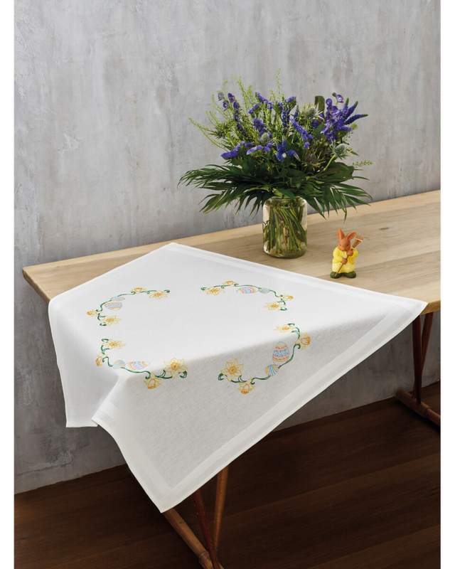 Kirjontasetti Pääsiäisliljat & munat 80 x 80 cm