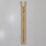 YKK Kiinteä Vetoketju, Messinki, 4 mm 572 Hiekka