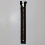 YKK Kiinteä Vetoketju, Messinki, 4 mm 570 Ruskea