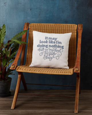 Kirjontasetti It may look 40 x 40 cm