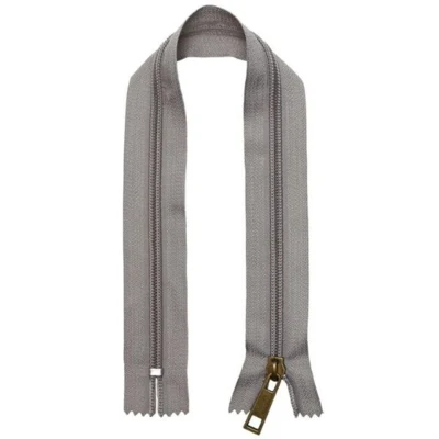 Vaalean harmaa