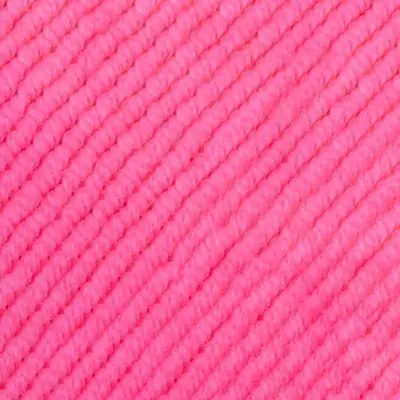 035 Tyttömäinen pinkki