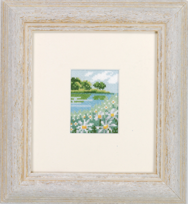 Kirjontapaketti Päivänkakkara-niitty 6,5 x 5 cm